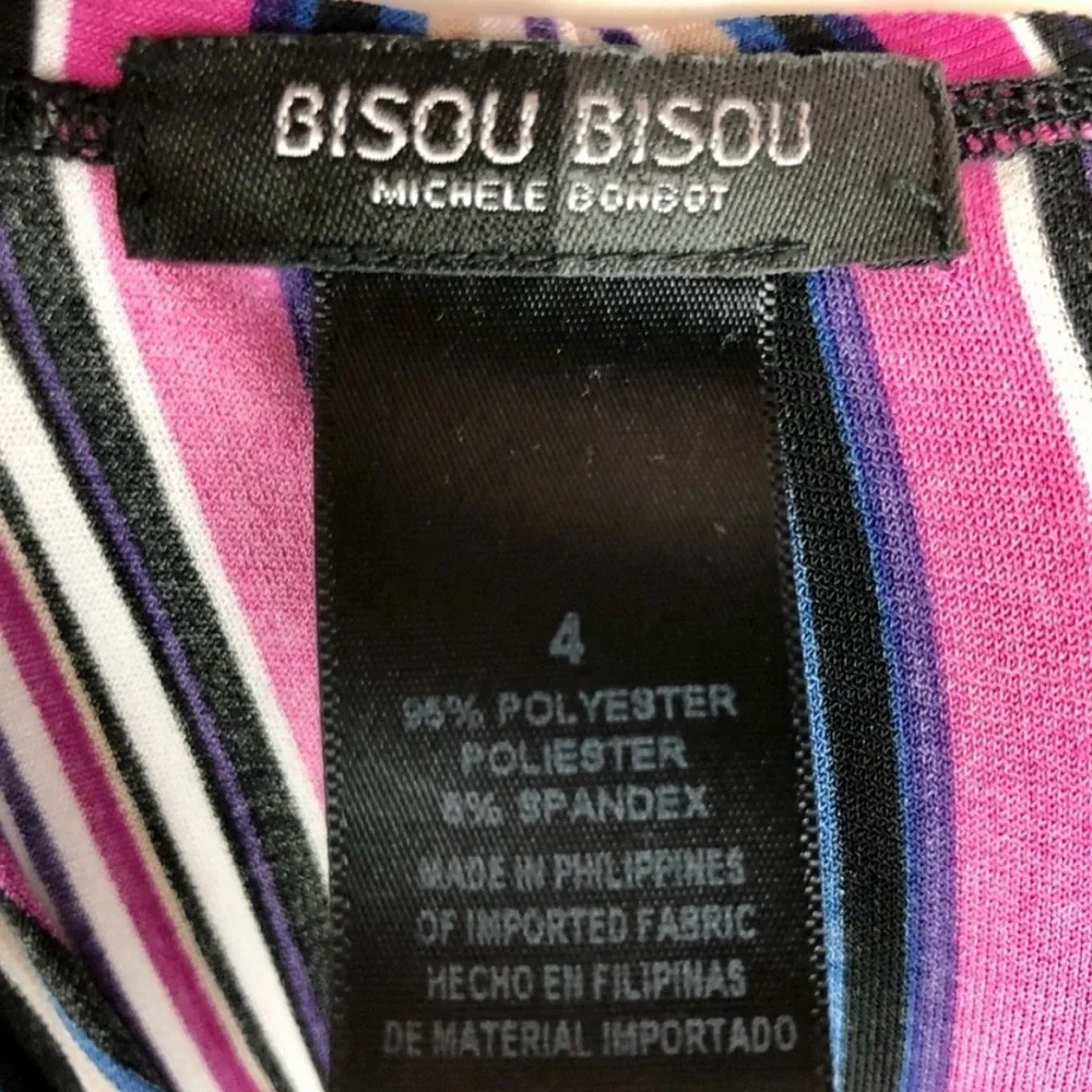 Bisou Bisou mini dress cap sleeve V neck geo print. Size: 4 - Picture 9 of 11